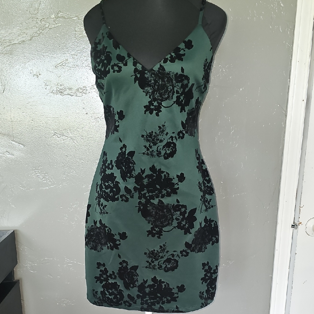 Windsor Green and Black Sheath Mini Dress